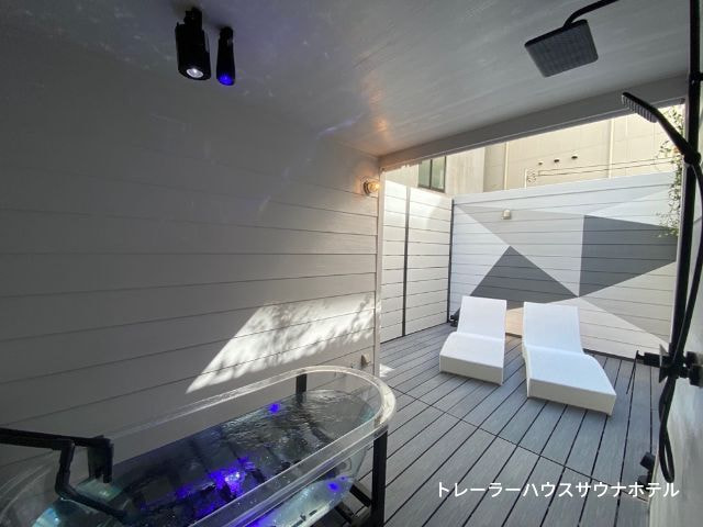 トレーラーハウスサウナホテル